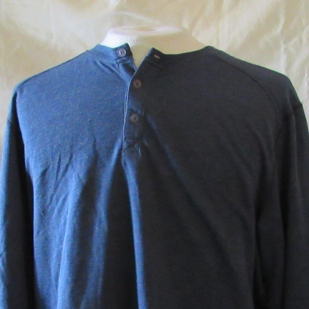 Roots 73 Blue Three-Button Henley Size XL Cotton/Poly Blend EUC